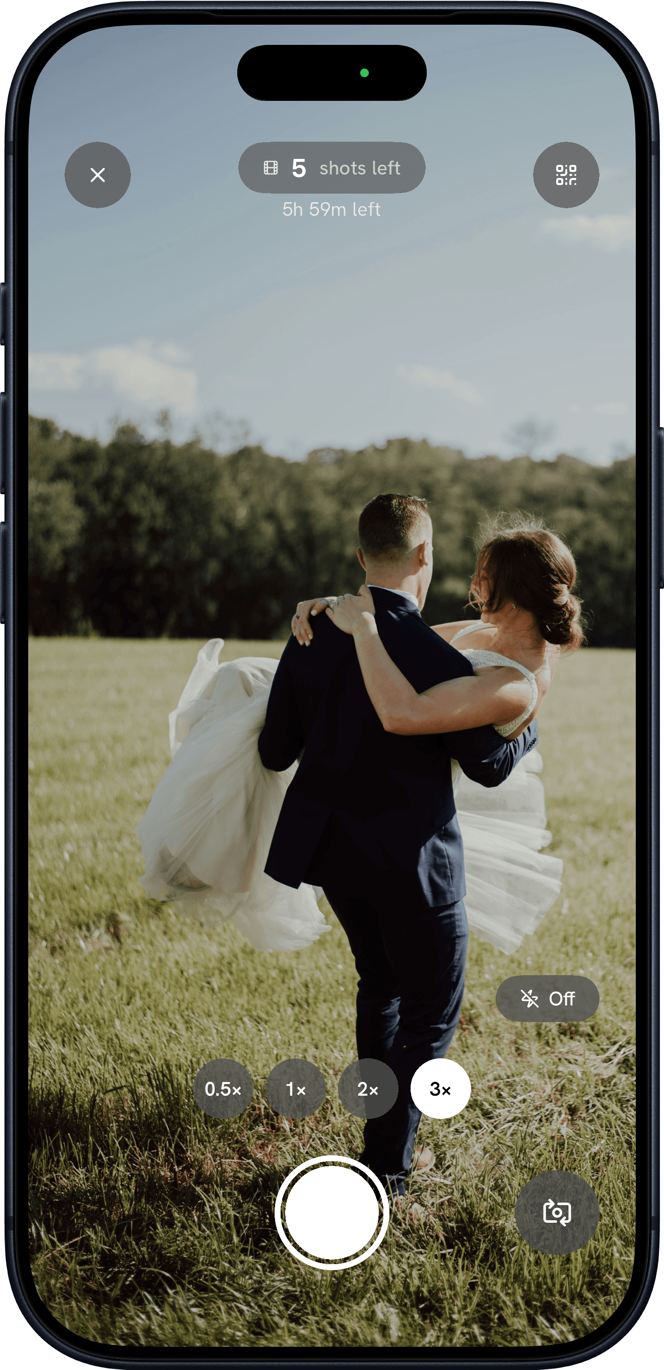 Taking a photo at an event with Konfetti Camera